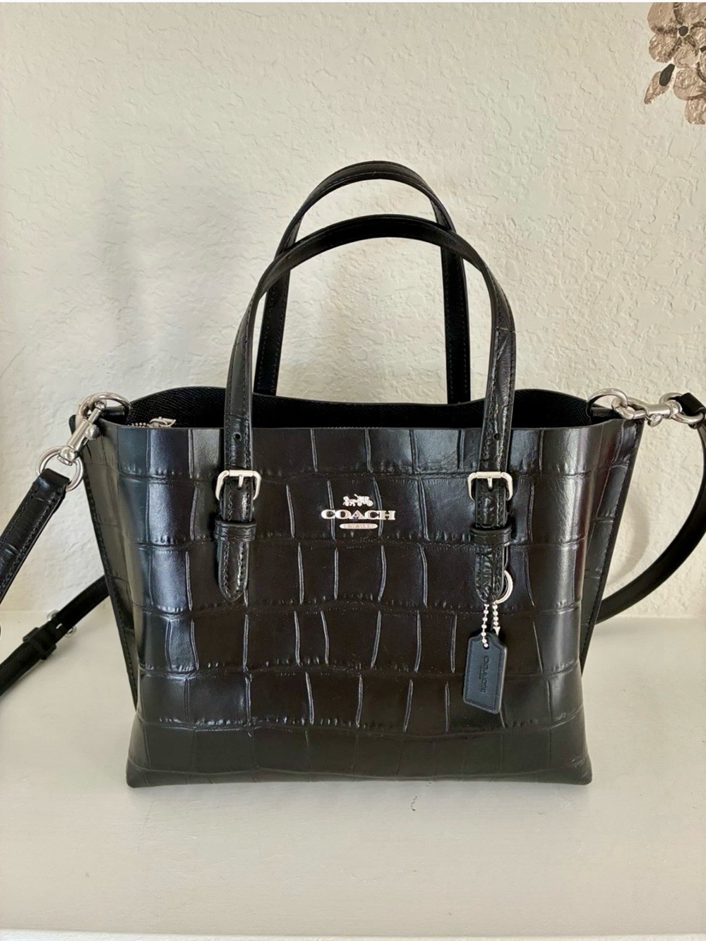 Coach Mollie Tote Bag 25
Black Croc Embossed
Leather CW017 Excellent
Condition